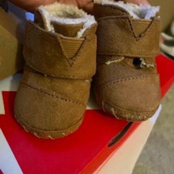 Toms Toffee Microfiber Tiny Cunas Shoes Size 1 - Great  & Sold Out Everywhere! - Picture 1 of 5